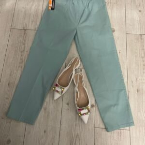 Pantaloni „Sky Elegance” – Albastru Deschis, Confort și Rafinament